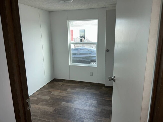 Building Photo - 307 Mark Rd