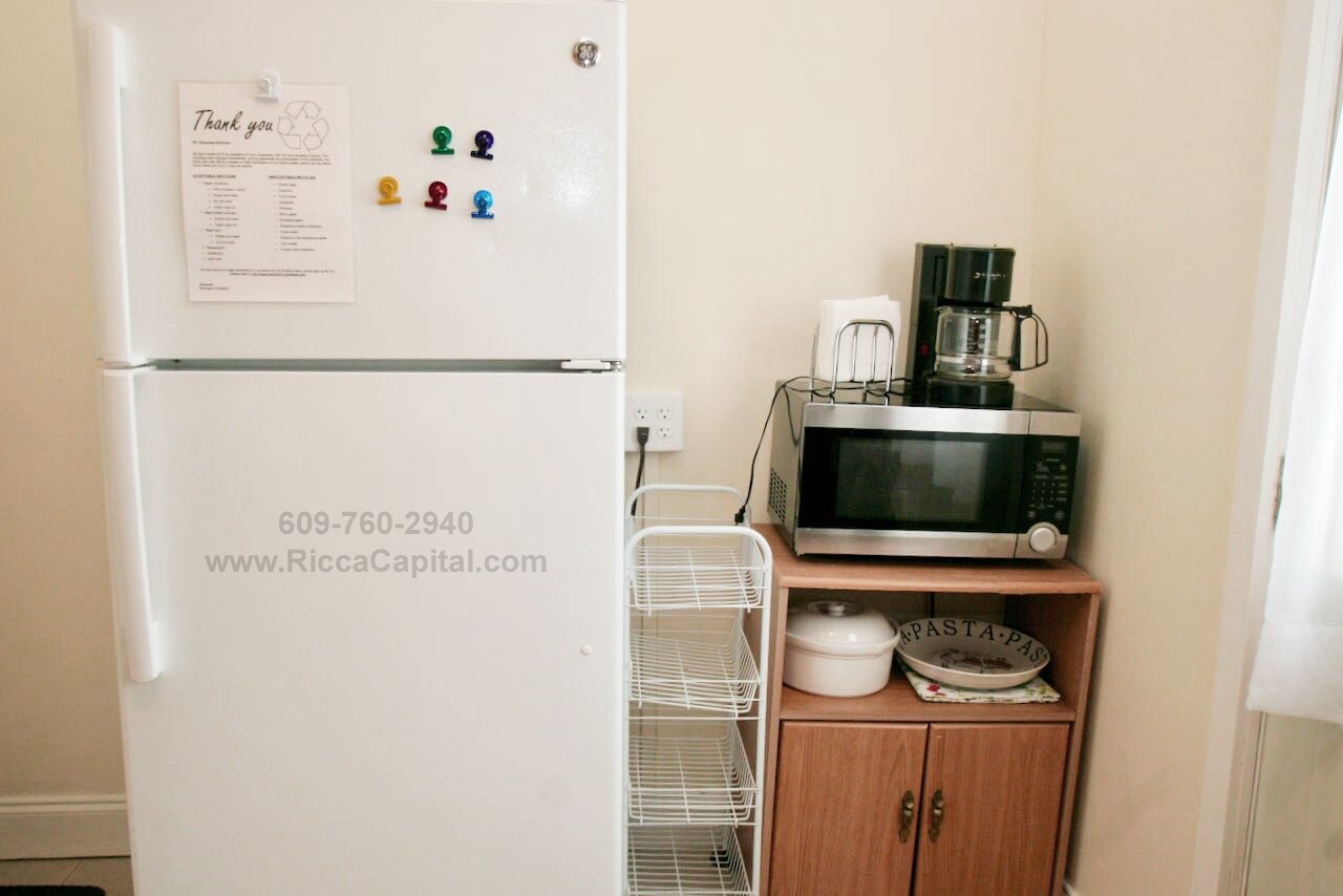 Building Photo - 215 S Atlantic Ave E