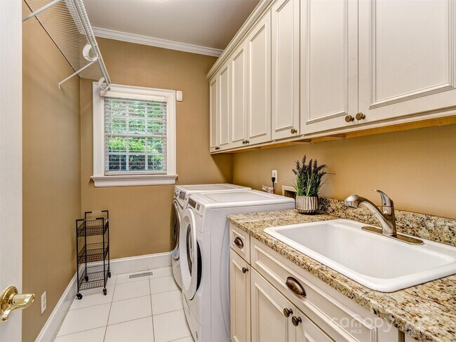 Building Photo - 4104 Shepherdleas Ln
