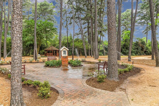 Building Photo - 8827 Lawncliff Ln
