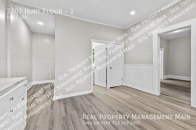 Building Photo - 3707 Hunt St