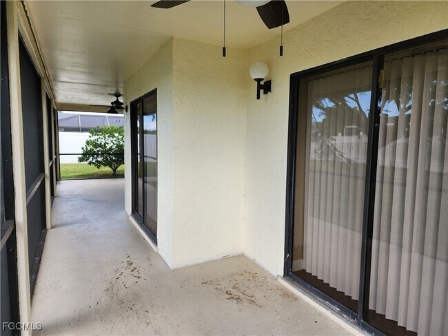 Building Photo - 612 SW 8th Ct