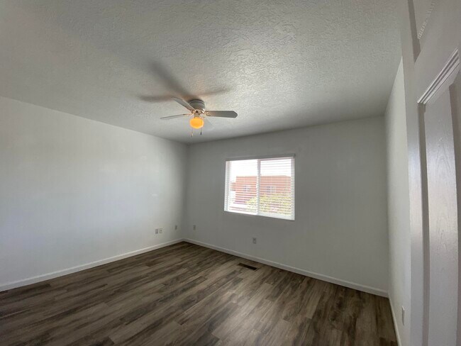 Building Photo - 1412 Stone Canyon Rd NE