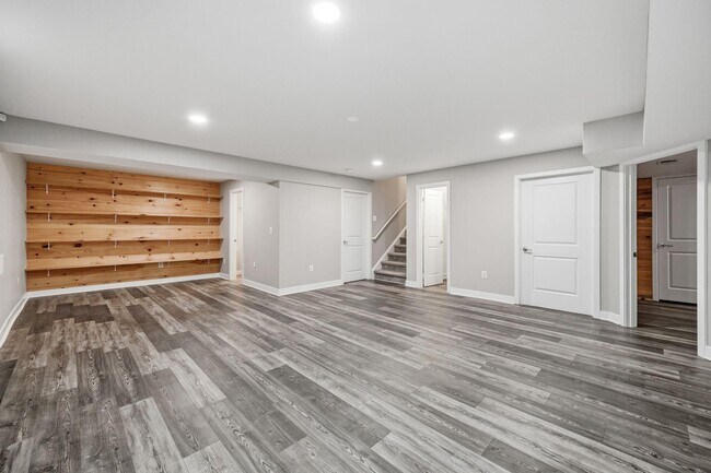 Building Photo - 15521 Ann Arden Avenue
