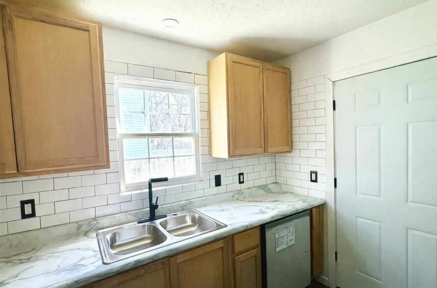Building Photo - 3007 Wade Ave