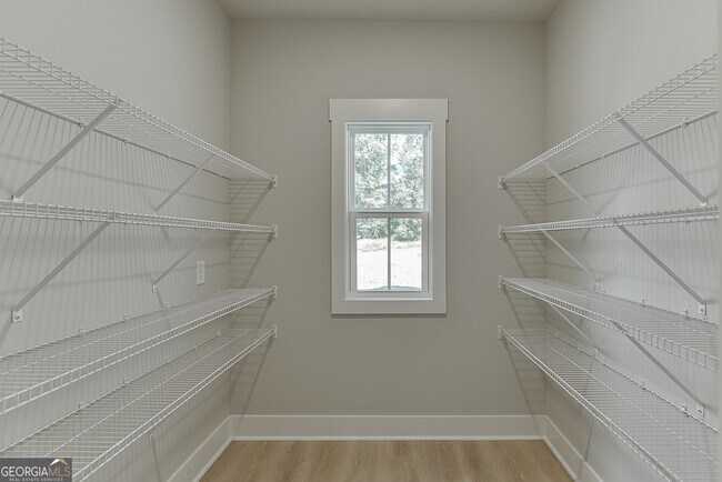 Building Photo - 125 Rains Rd