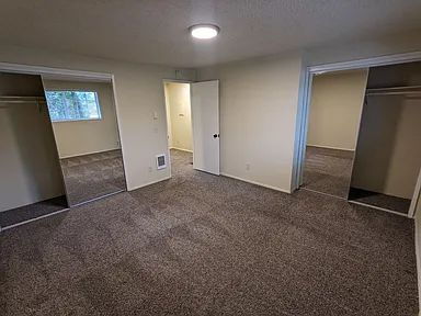 Building Photo - Available Now! Pet-Friendly 2 Bed/ 1.5 Bath with Patio & Parking