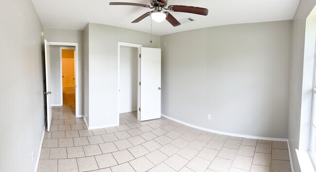 Building Photo - Available 7/21/2025 Beautiful 1 story, 4 b...