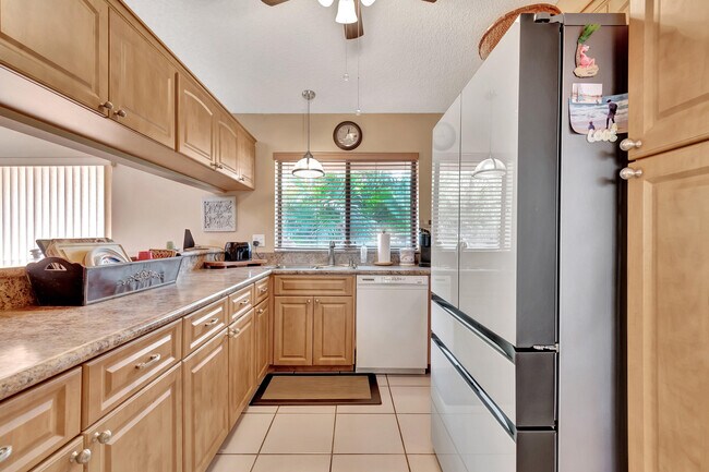 Building Photo - 5760 Piping Rock Dr