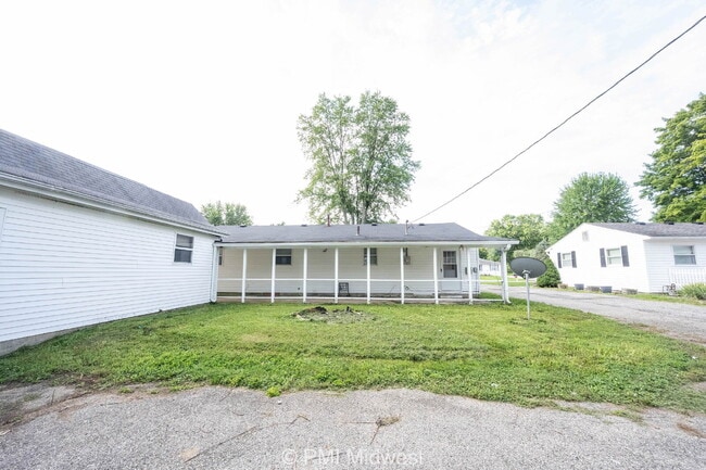 Building Photo - "Charming 3-Bedroom Haven in Mooresville –...