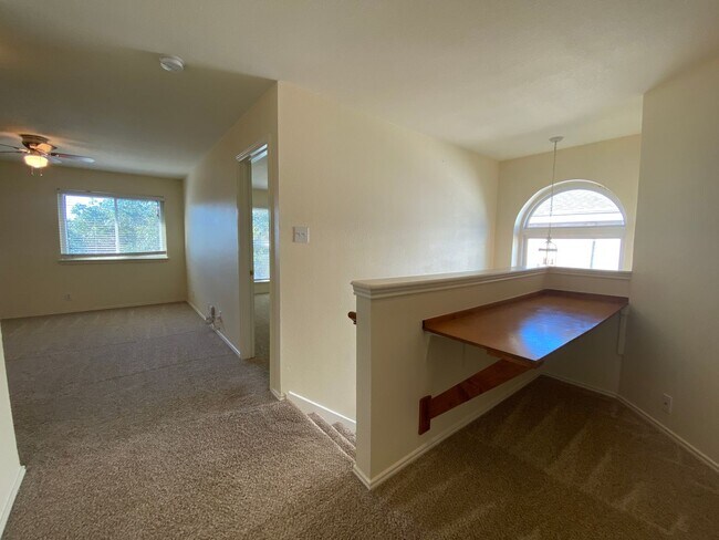 Building Photo - Spacious 4-Bedroom Home for Rent in Encino...