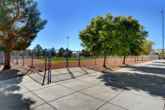 Building Photo - 706 Eros Ct