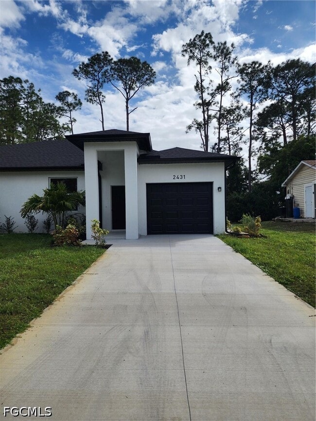 Building Photo - 2431 Lola Ave S