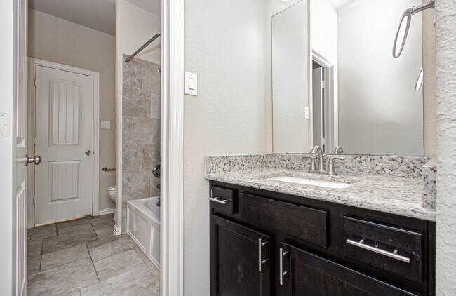 Building Photo - Spacious 4 Bed, 2 Bath Home Zoned to Tomball ISD