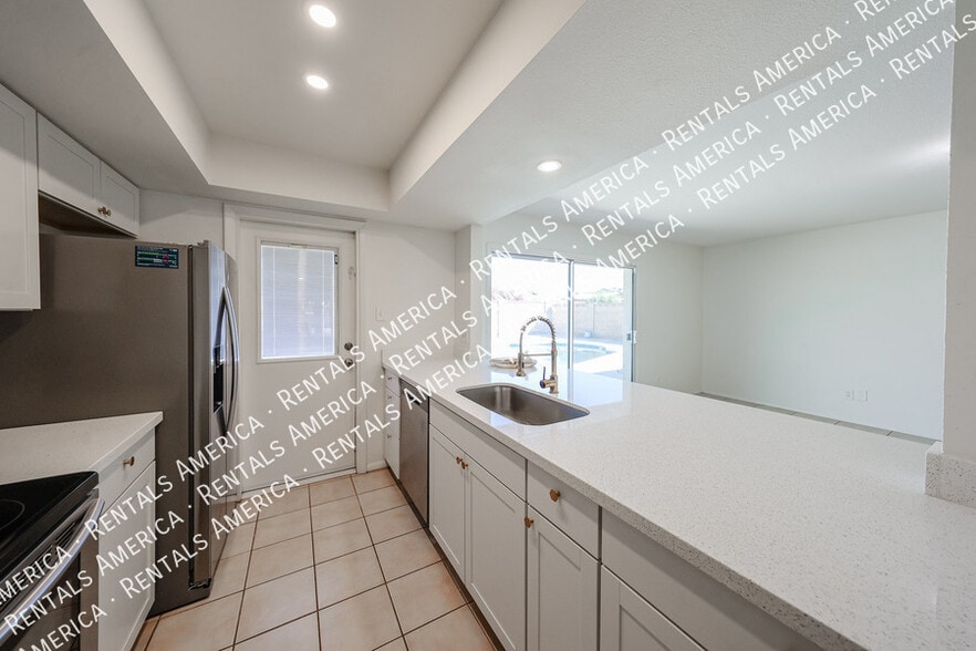 Building Photo - 5214 W Redfield Rd