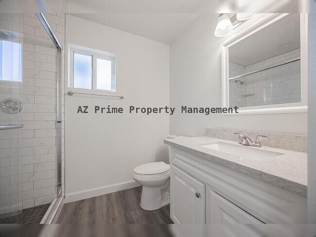 Building Photo - 2646 E Willetta St