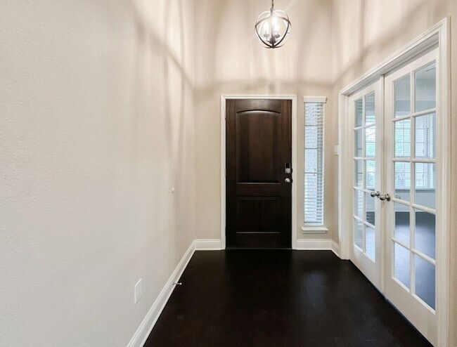 Building Photo - 10 Pilot Rock Pl