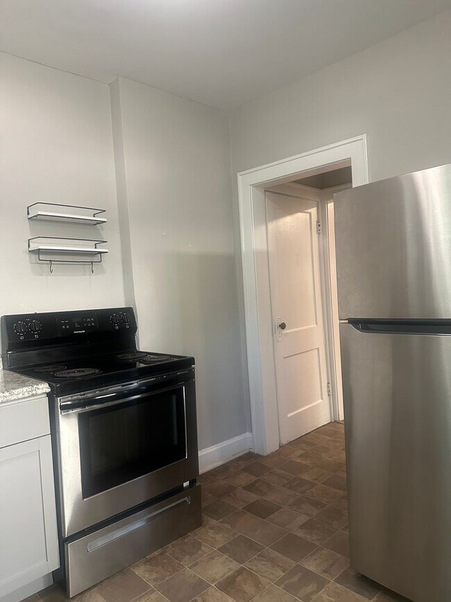 Building Photo - Welcome to your new home in Columbus, OH!