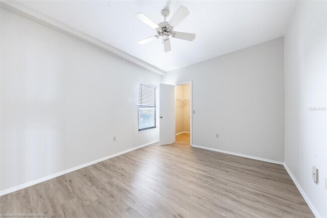Building Photo - 1750 Jamaica Way