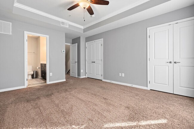Building Photo - Luxury 3-Bed, 4-Bath Townhouse with Modern...