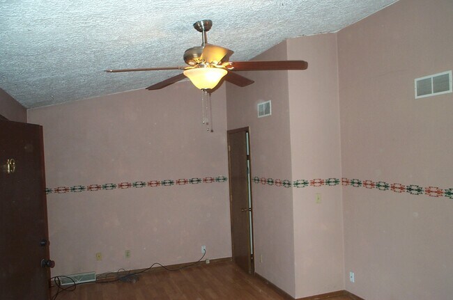 Living Room - 2834 Sandy Hollow Rd