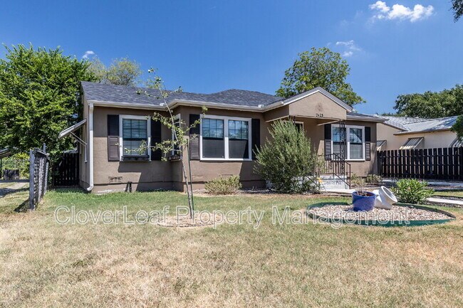 Building Photo - 2423 W Huisache Ave