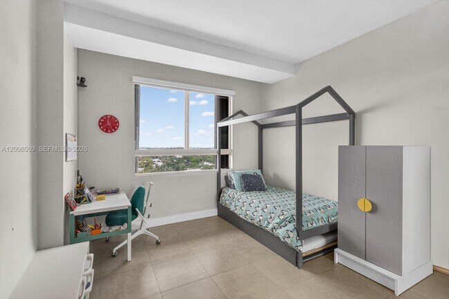 Building Photo - 151 Crandon Blvd