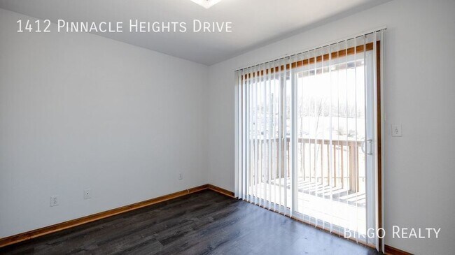 Building Photo - Move in Special! First Month's Rent is Fre...