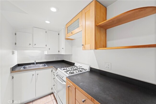 Building Photo - 670 Glomstad Ln