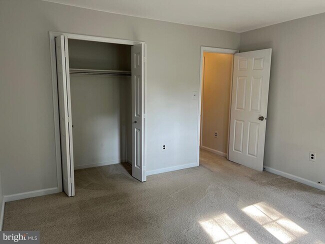 Building Photo - 7384 Jiri Woods Ct
