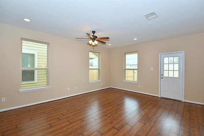 Building Photo - 17041 Wilthorne Gardens Ct