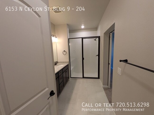 Building Photo - 6153 N Ceylon St