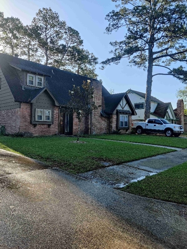 Building Photo - 1607 N Hollow Dr