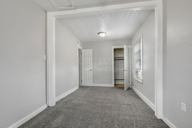 Building Photo - 4110 La Salle Ave