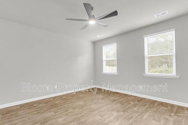 Building Photo - 641 Silver Spruce St