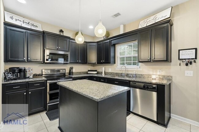 Building Photo - 1311 Hill View Cir