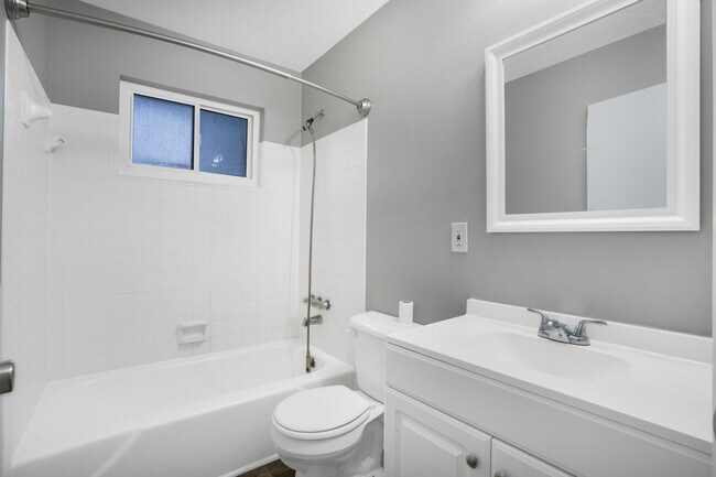 Building Photo - Guy Dr