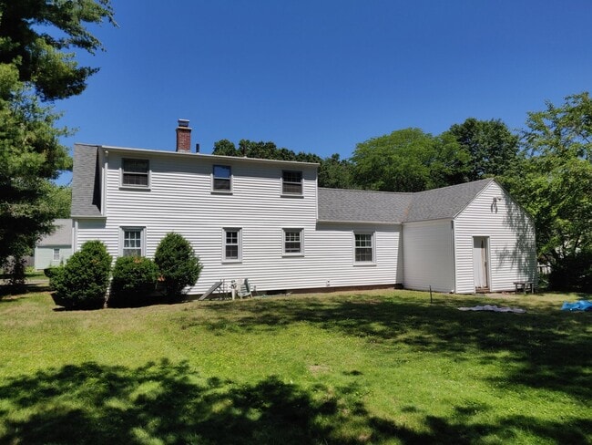 Building Photo - 4-Bedroom Home for Rent in the Heart of Sixteen Acres