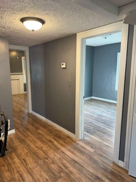 Building Photo - 1976 Lambert St