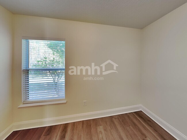 Building Photo - 2525 Stapleford Ln