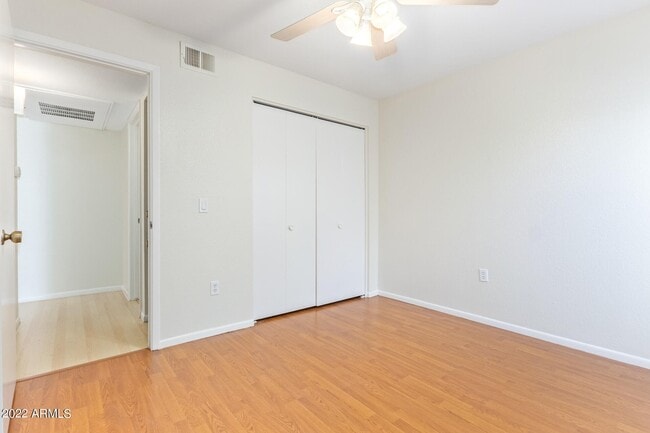 Building Photo - 1927 E Hampton Ave