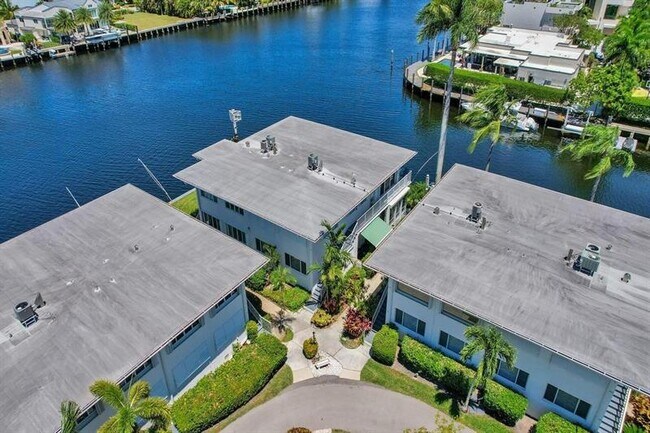 Building Photo - 180 Isle of Venice Dr
