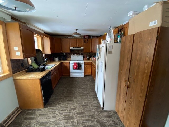 Building Photo - 17367 Portage St