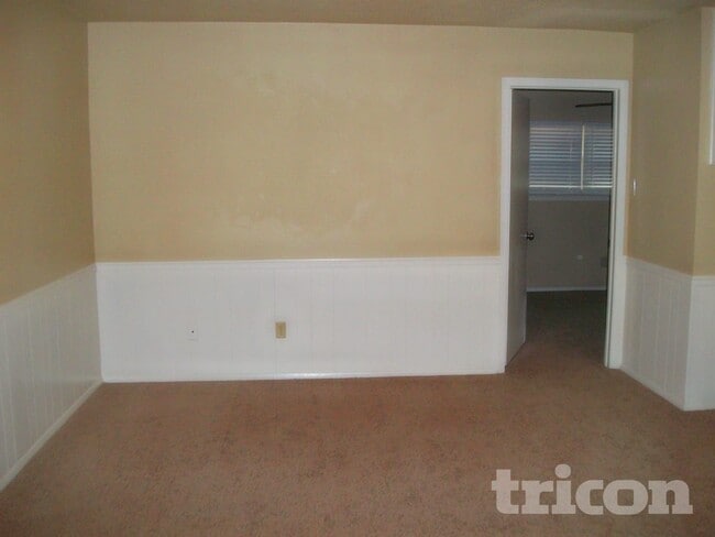 Building Photo - 1703 Sagebrush Trail