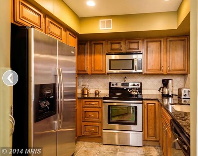 Building Photo - 1304F Garden Wall Cir