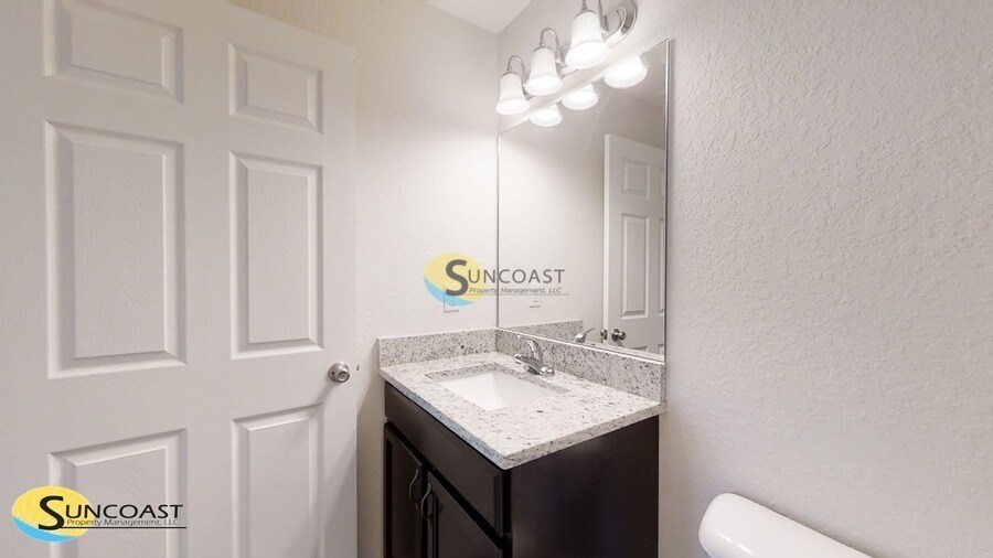 Building Photo - 9520 Camel Dr