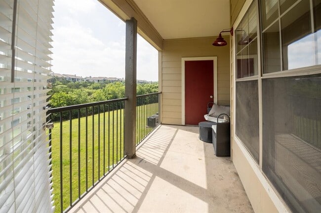 Building Photo - 2320 Gracy Farms Ln