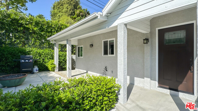 Building Photo - 2749 Griffith Park Blvd