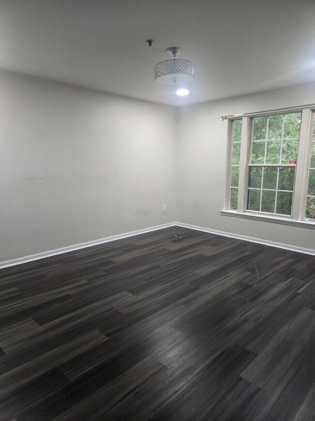 Building Photo - 905 Woodbridge Ct