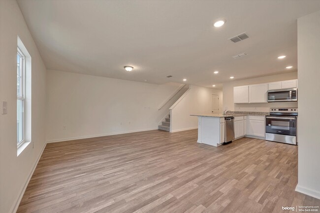 Building Photo - 45081 Red Brick Dr